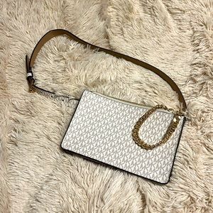 Michael kors belt bag size M